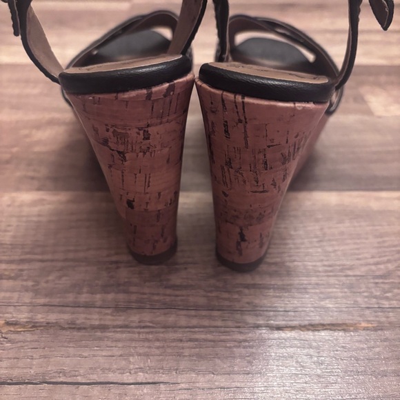 Jellypop Black Crisscross Sandals - Picture 5 of 6